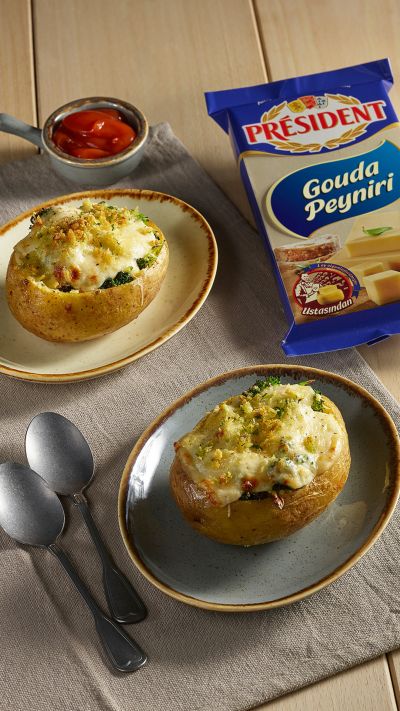 Baked Potato with Vegetables and President Gouda