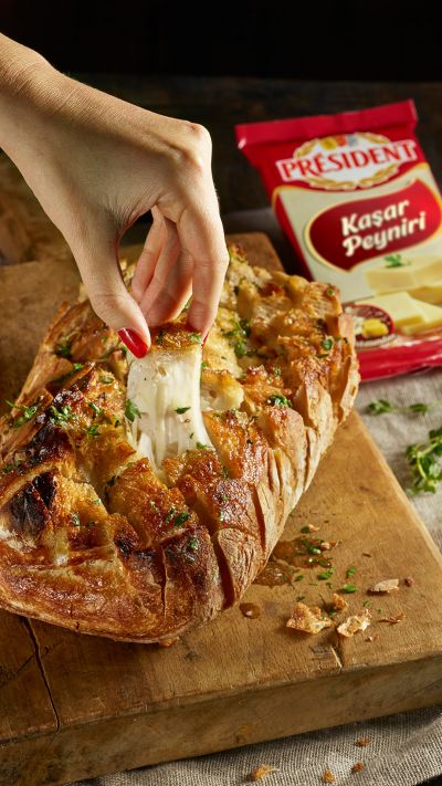 Garlic Bread with President Kashar